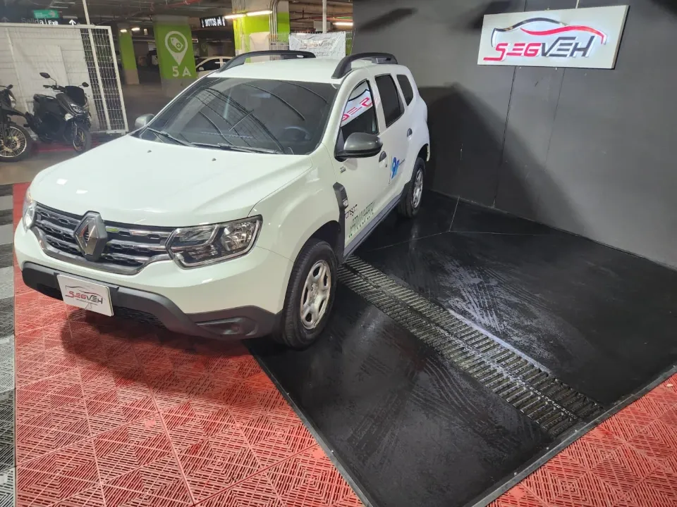 RENAULT	DUSTER ZEN MT,  SERVICIO PUBLICO. 2025
