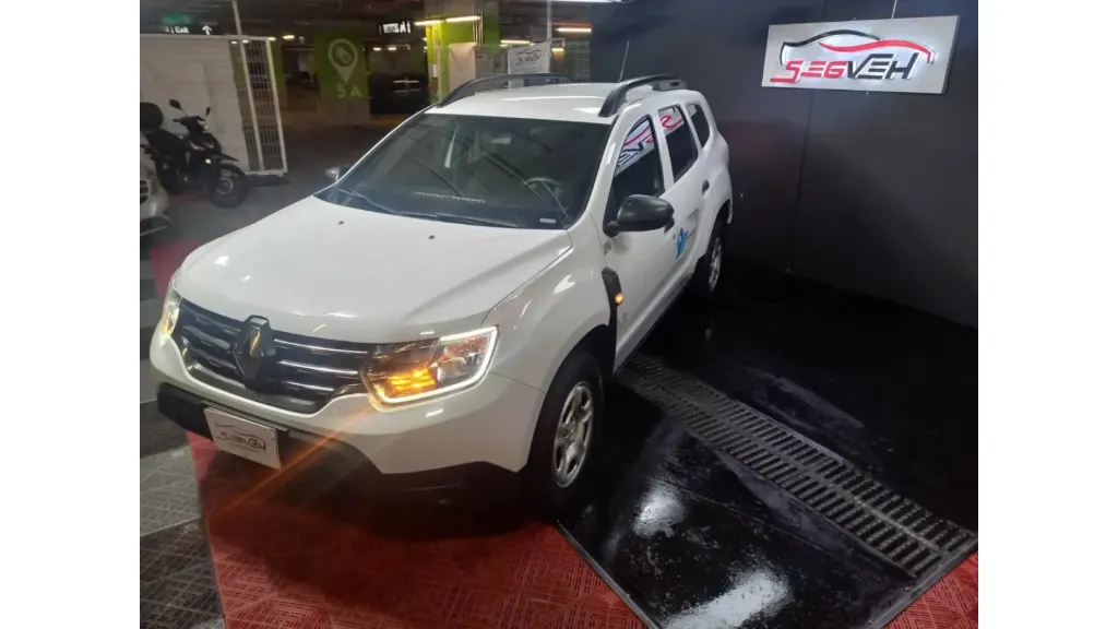 RENAULT	DUSTER ZEN SERVICIO PUBLICO, MT 2023