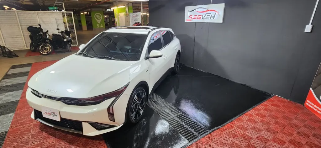 KIA K3 CROSS GT LINE AT,2025