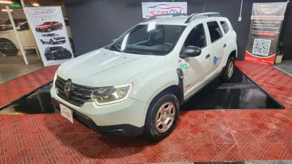 RENAULT	DUSTER ZEN SERVICIO PUBLICO, MT 2025