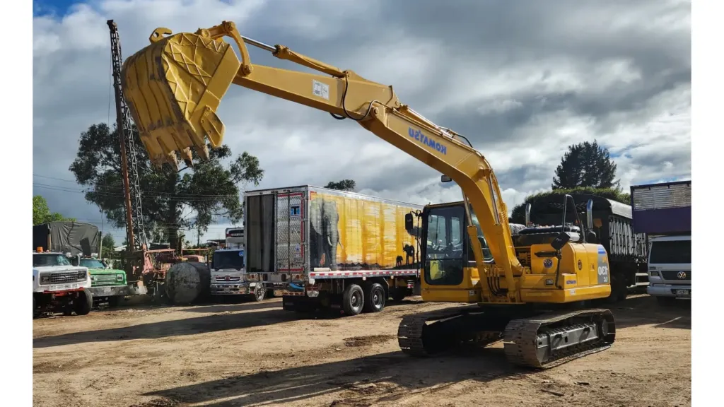 KOMATSU PC130-8 2011