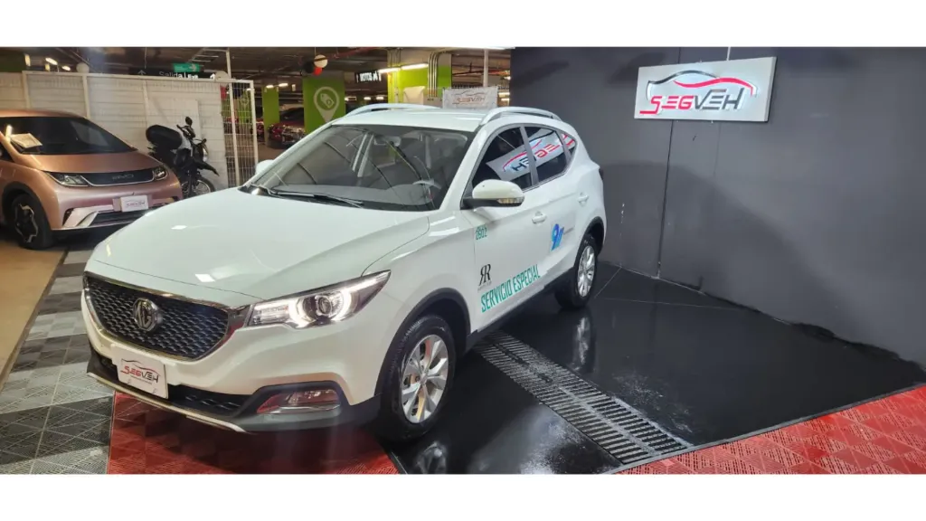 MG MORRIS GARAJE ZS STD AT 2027