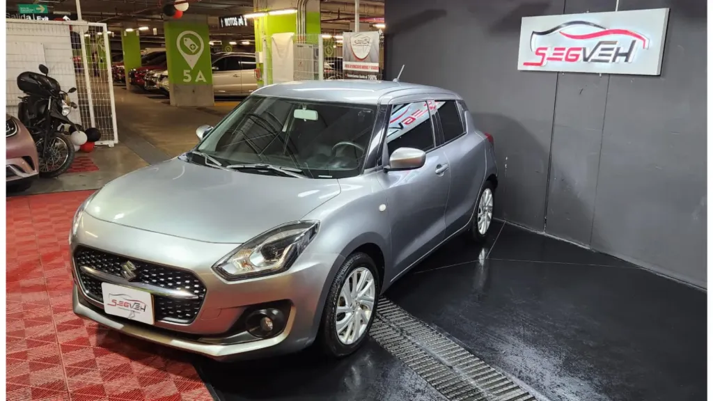 SUZUKI SWIFT GLX MT 2024