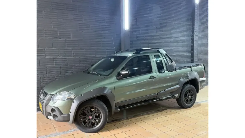 Fiat Strada 1.6 Adventure Locker MT 2012