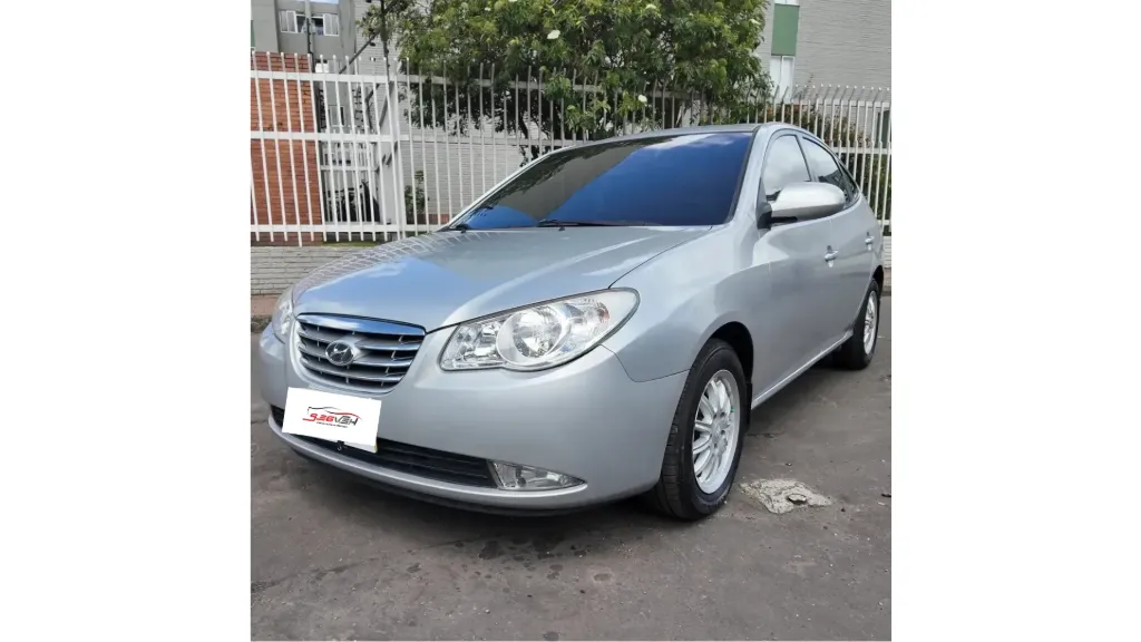 Hyundai Elantra SUPREME 2.0 GLS MT 2011
