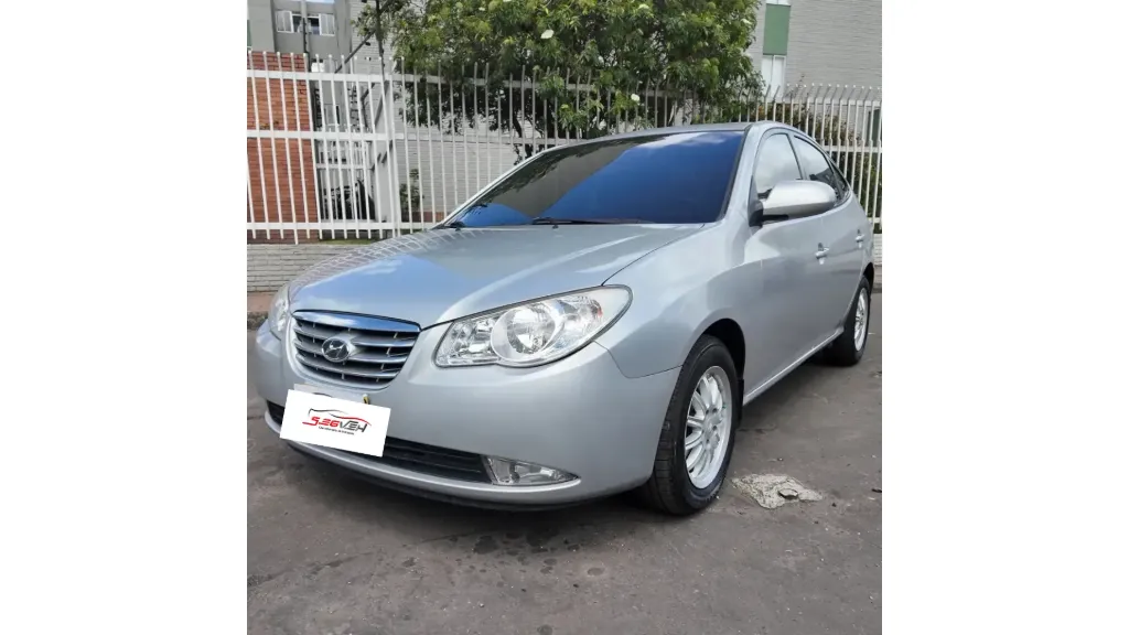 Hyundai Elantra SUPREME 2.0 GLS MT 2011