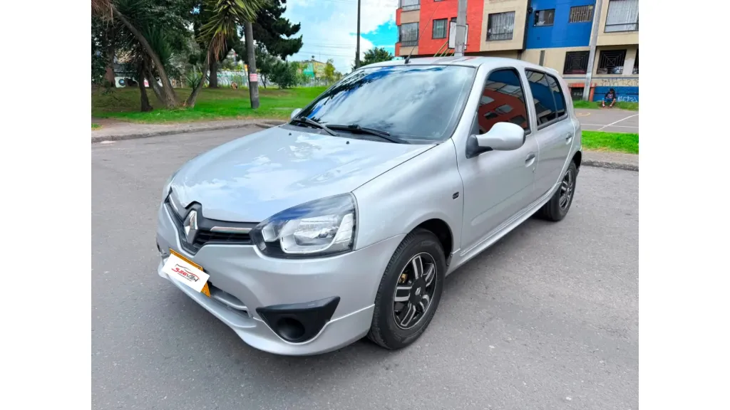RENAULT CLIO STYLE 1.2CC MT A.A F.E 16V 2017