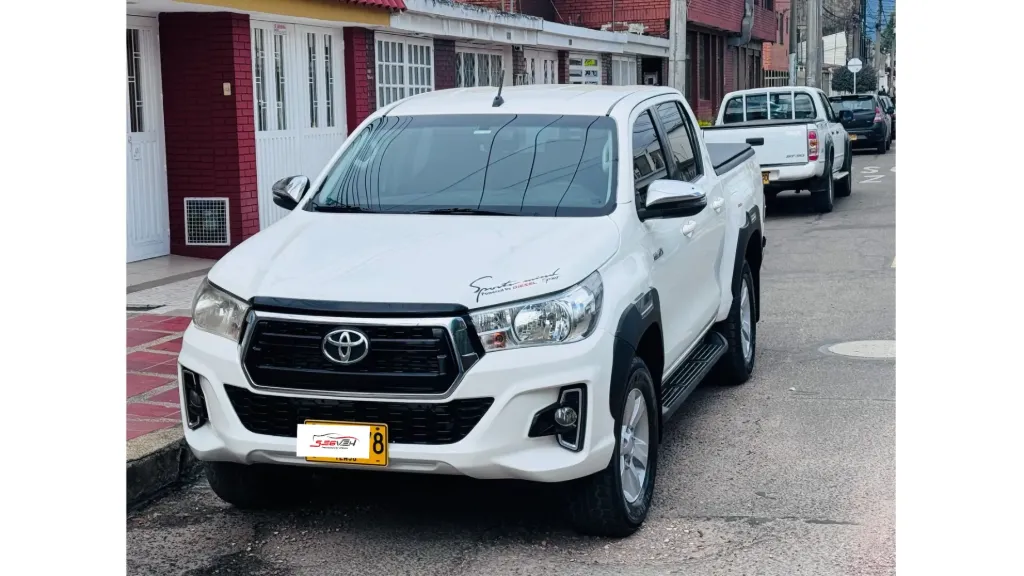 TOYOTA HILUX 2.5 DSL MT 4X4 DC 2019