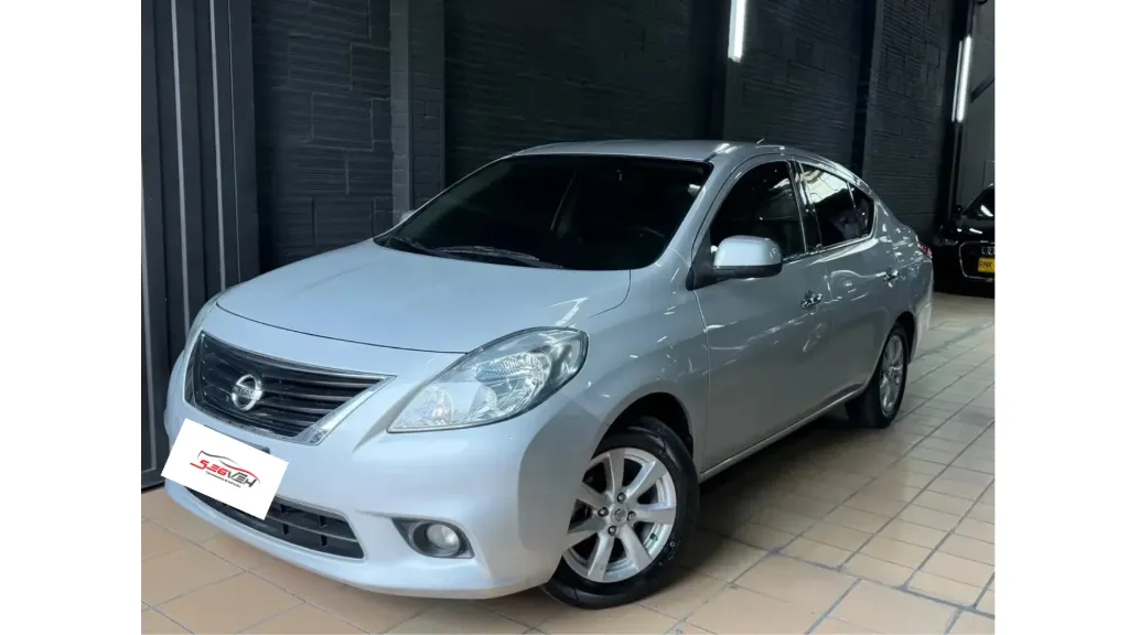Nissan Versa 1.6 Advance At 2015