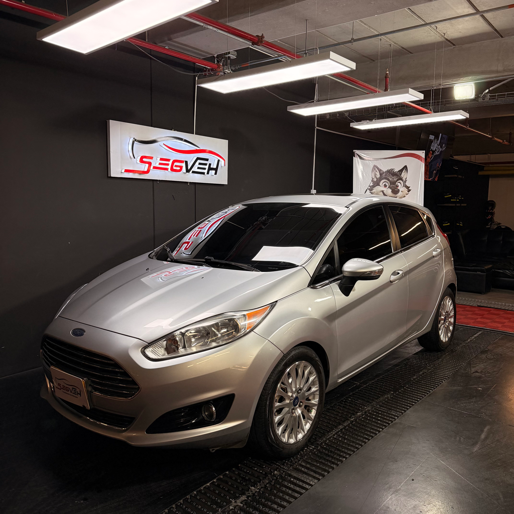 FORD FIESTA TITANIUM, AT 2014