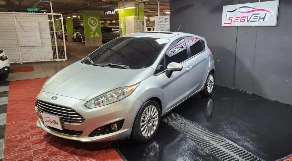 FORD FIESTA TITANIUM, AT 2014