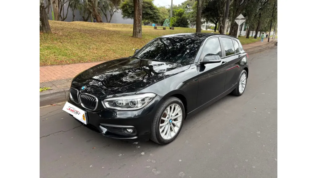 BMW 120i COMFORT (SERIE 1) AT 2019